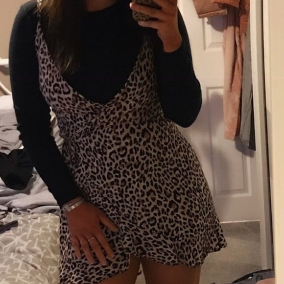 NWOT Bershka Printed Flowy Mini Dress Wrap Leopard Ruffle Size S - Picture 8 of 16